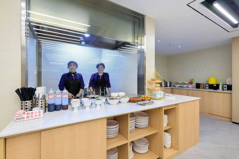 Beijing Dajiaoting International Business Hotel - Image 1