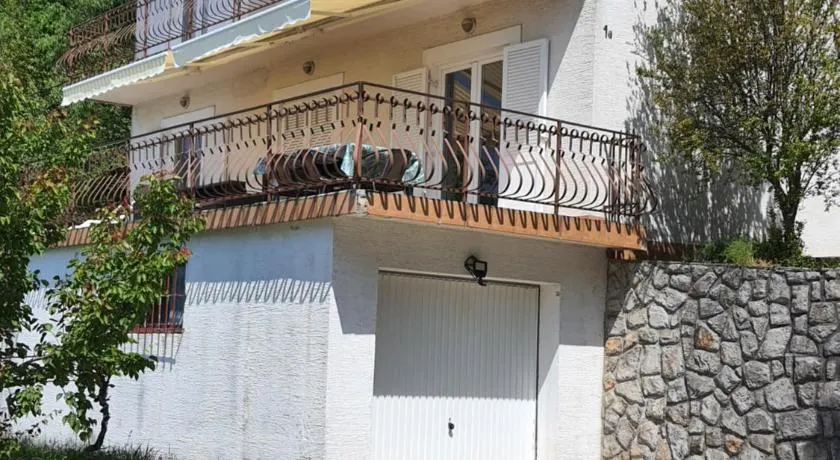 Family house - Image 1
