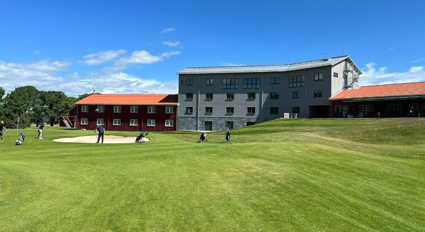 Ombergs Golf Resort - Image 1
