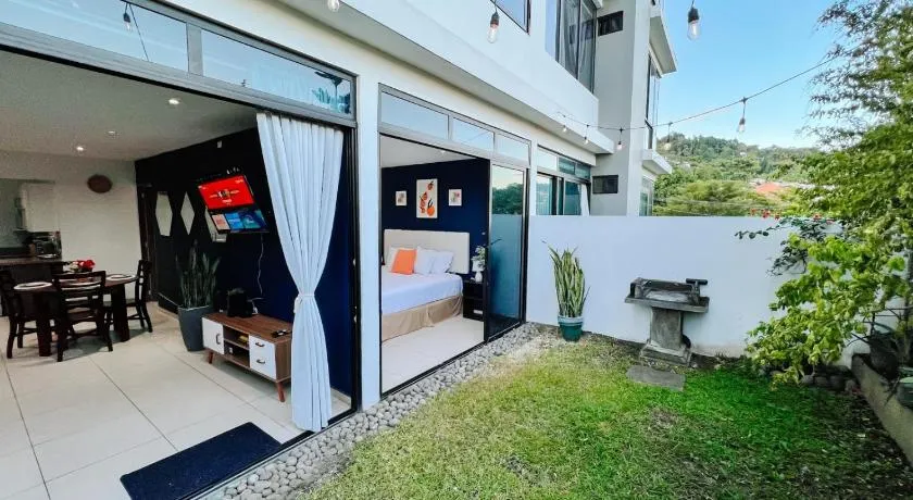 Apto con 2BR Jardin y Parking Gratis Col Escalon - Image 1
