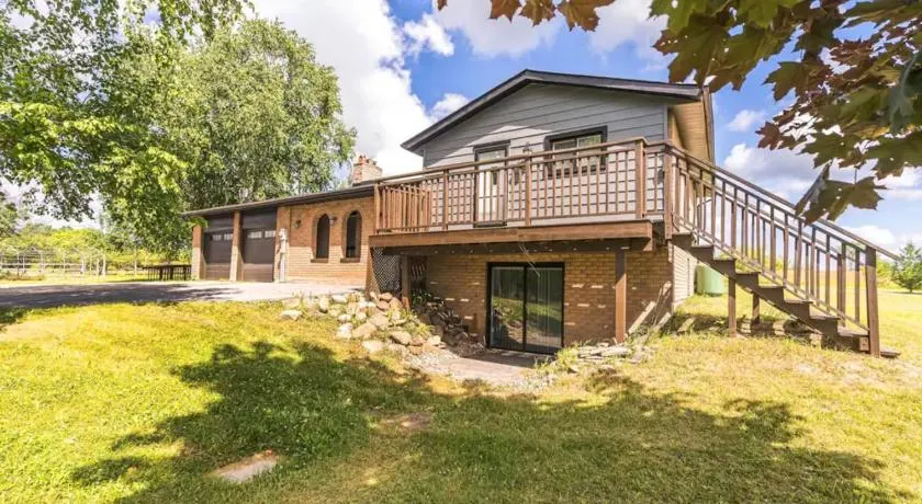 Serene 4BR house with Hot tub, Lake, Billiards and BBQ - Image 1