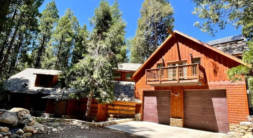 Root-Stone Lodge - Image 1