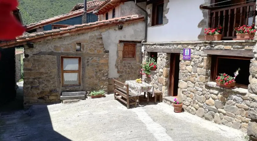 Casas Rurales La Casuca - Image 1