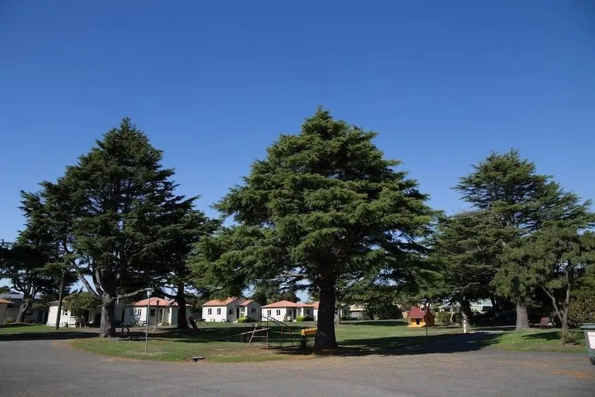 Middlepark Motel - Image 1