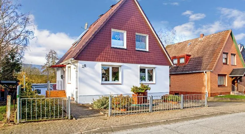 Appartement confortable de Itzehoe avec terrasse, jardin et Wi-Fi ; parking disponible - Image 1