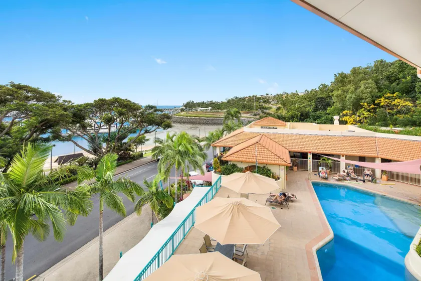 Celebrity on Shingley - Airlie Beach - Image 1