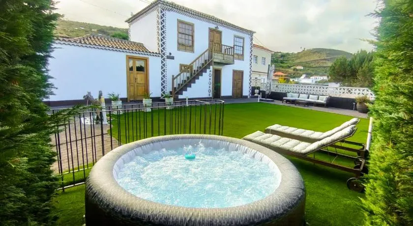 La Carmona House - Image 1