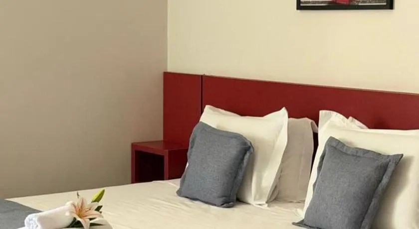 PARIS HOTEL - Image 1