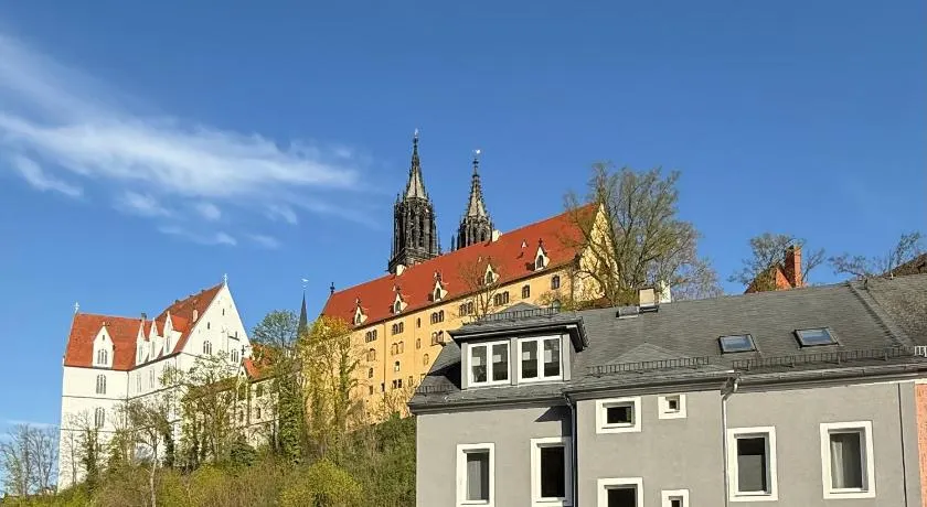 Panorama Apartments an der Seilbahn unterhalb der Albrechtsburg - Parkplatz und Wi-Fi - FREE - Image 1