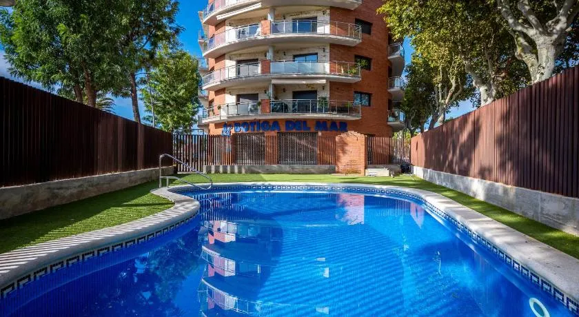 AT026 Moderno, con piscina y wifi, a 10min de la playa - Image 1