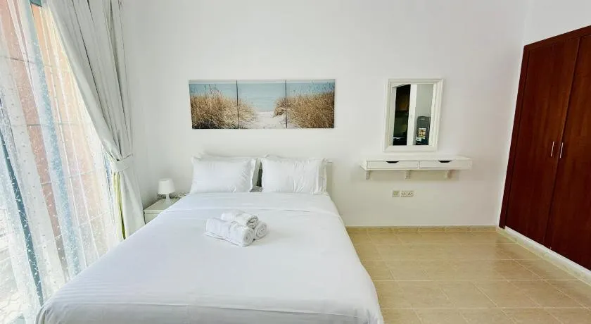 O07 Luxury Furnished Studio Apartment near bus stop Garden view Persia Cluster - Image 1