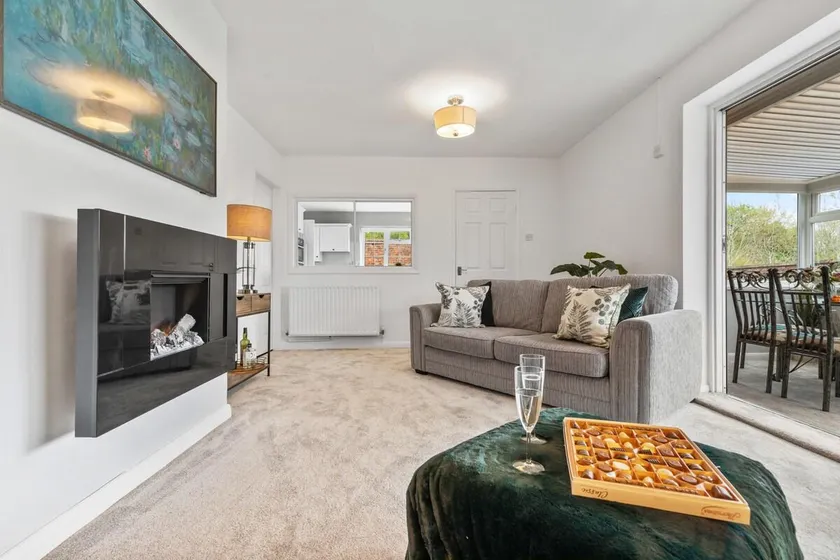 Silver Stag Properties, Luxurious 3 BR Bungalow - Image 1