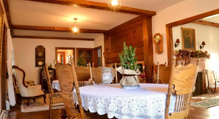 Timber Post Bed & Breakfast - Image 1