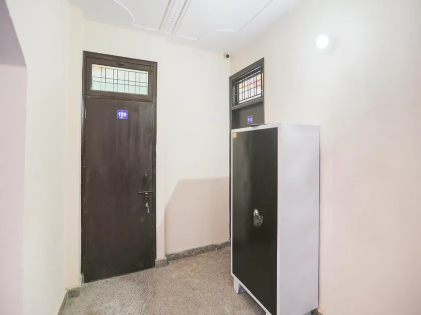 Hotel O by OYO Main View Guest House - Image 1
