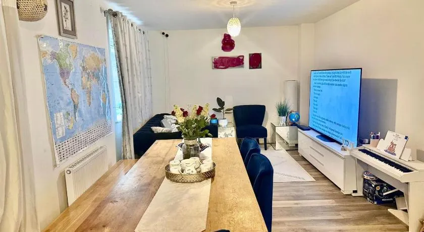 Home in Cambridge - Image 1
