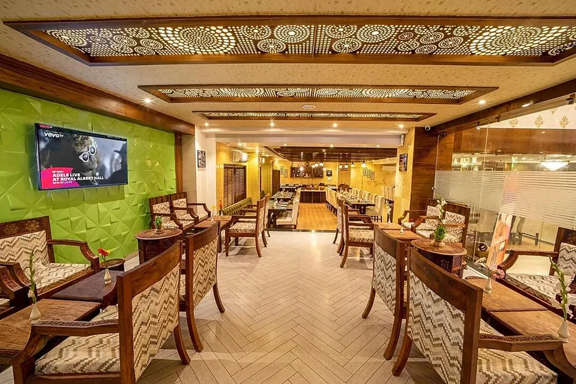 Hotel Divine Lakshmi Ganga - Image 1