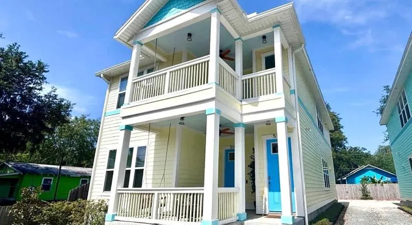 The Harmony Suite Near UF Shands & Downtown - Image 1