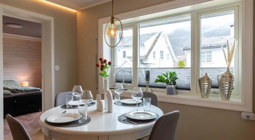 Huset på Plassen - Image 1