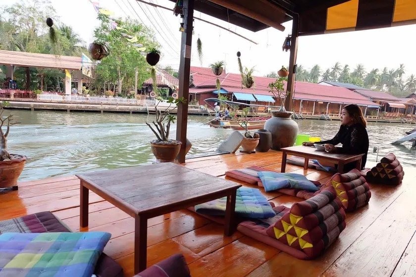 BAAN PITUMATA AMPHAWA - Image 1