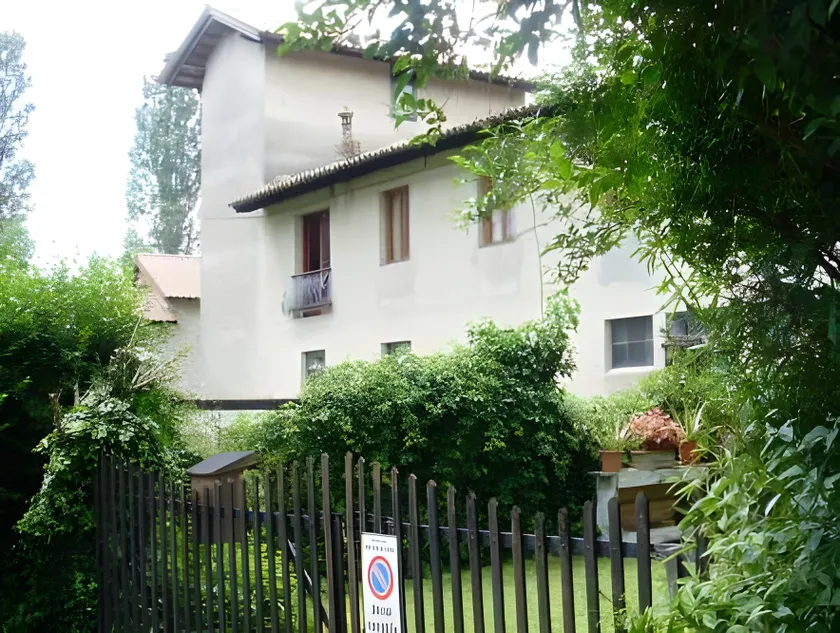 Stasion Di Pueste - Image 1