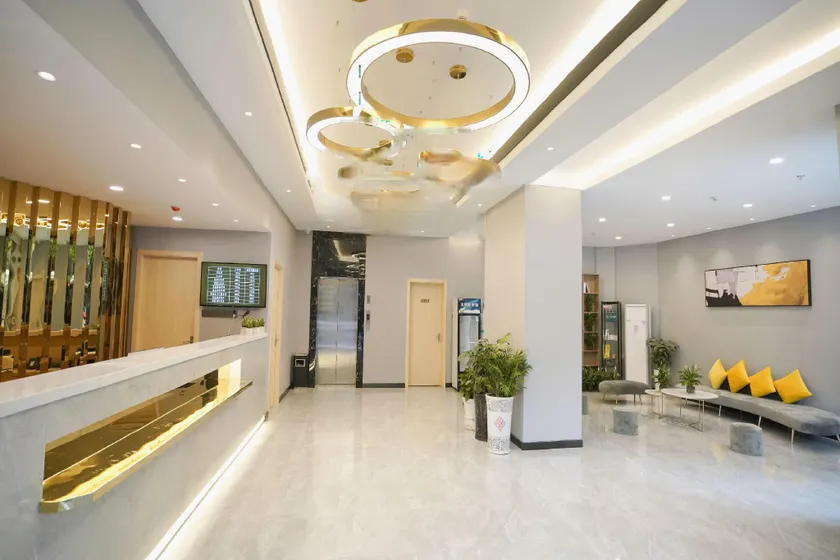Ruiji Selected Hotel (Zhenjiang Railway Station Branch) - Image 1