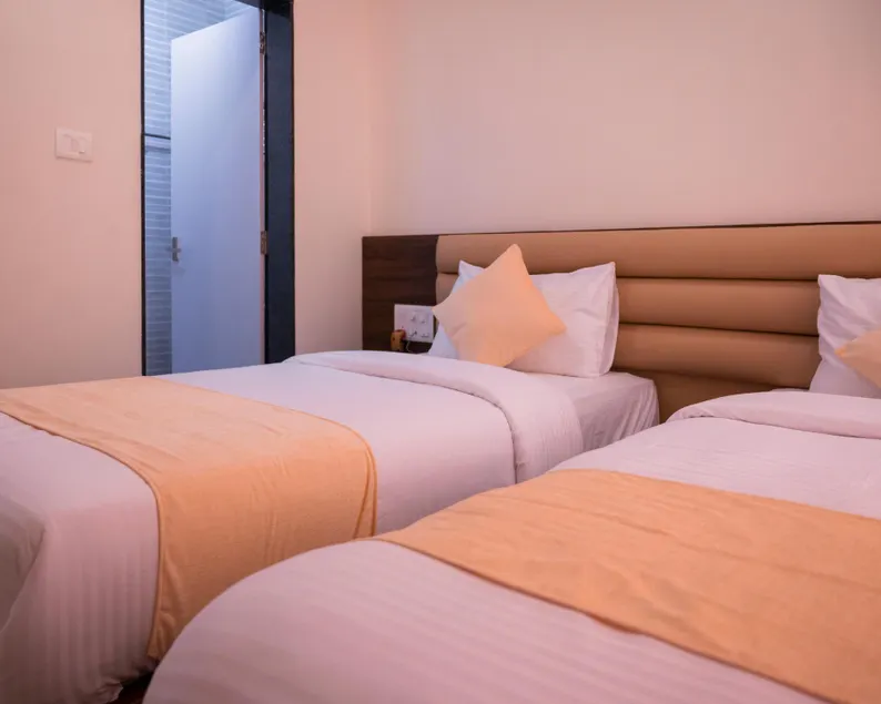 Hotel Sharda Residency - Image 1