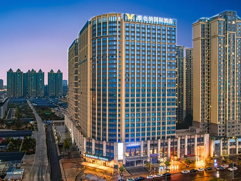 Vienna International Hotel Sichuan Normal University Chenglong Campus Economic Development Zone - Image 1