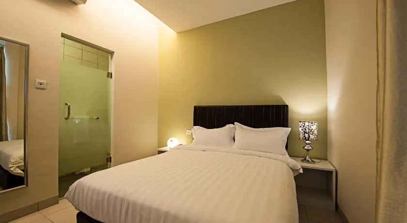 Seven Hotel - Image 1