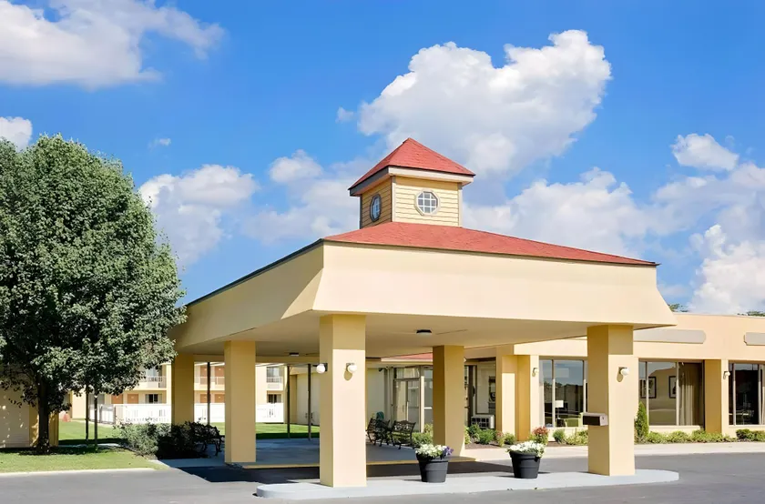 Gateway Inn - Image 1