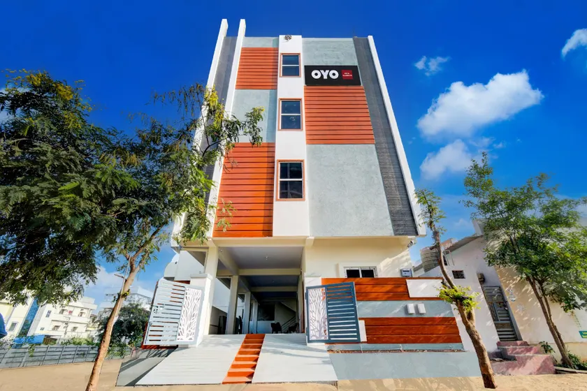 Hotel O by OYO BLUEMOON - Image 1