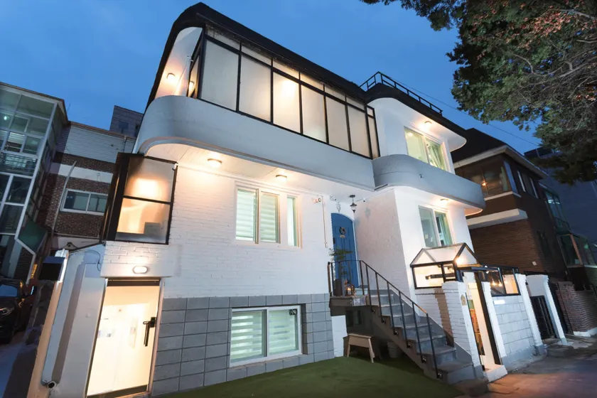 Neat House - Image 1