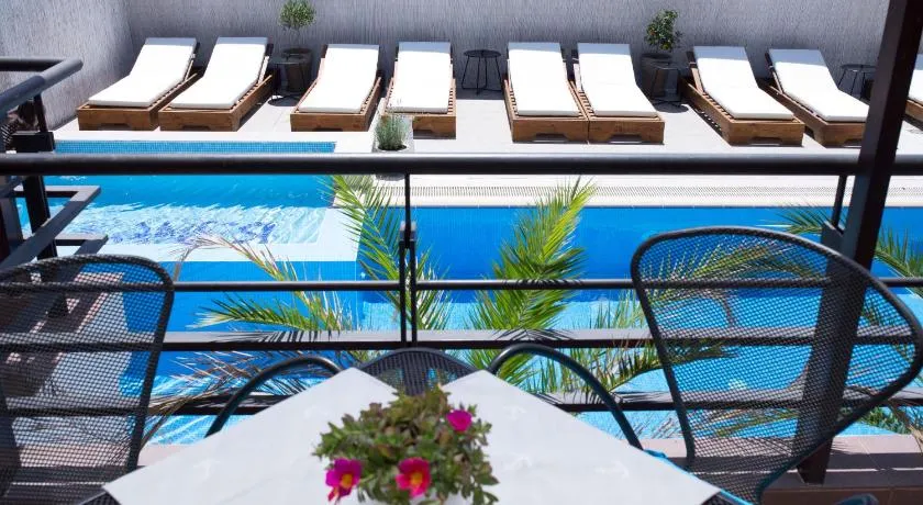 Ema Hotel - Image 1