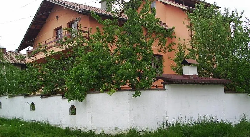 Hadjibulevata Guest House - Image 1