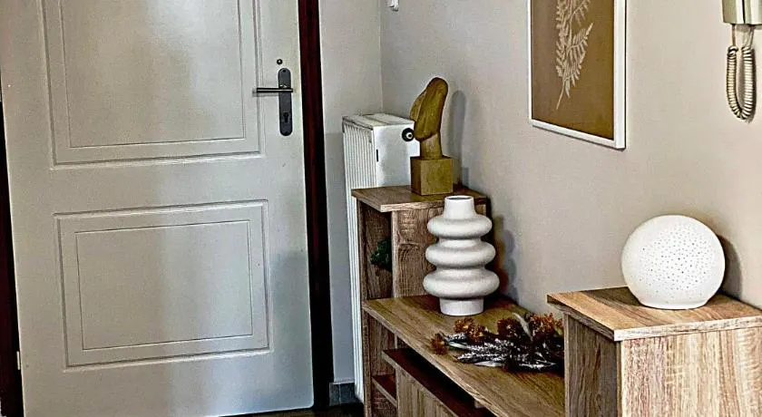 Helen - The Spartan Home - Image 1