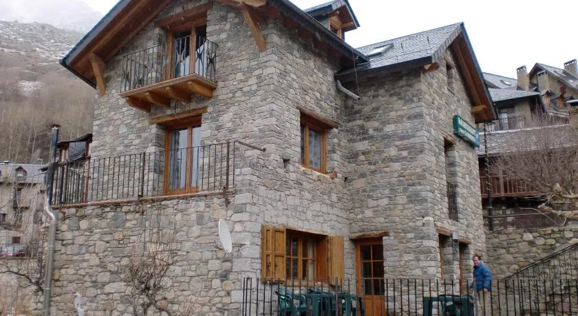 Pensió i Apartaments la Bordeta - Image 1
