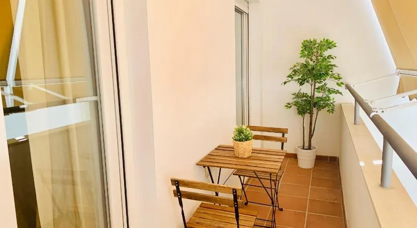 Homely Málaga Parras con terraza interior y parking privado bajo suplemento - Image 1
