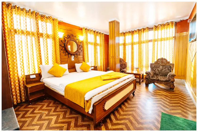 Goroomgo Deluxe Ankur Lake View Mall Road Nainital Near Naina Devi Temple - Image 1