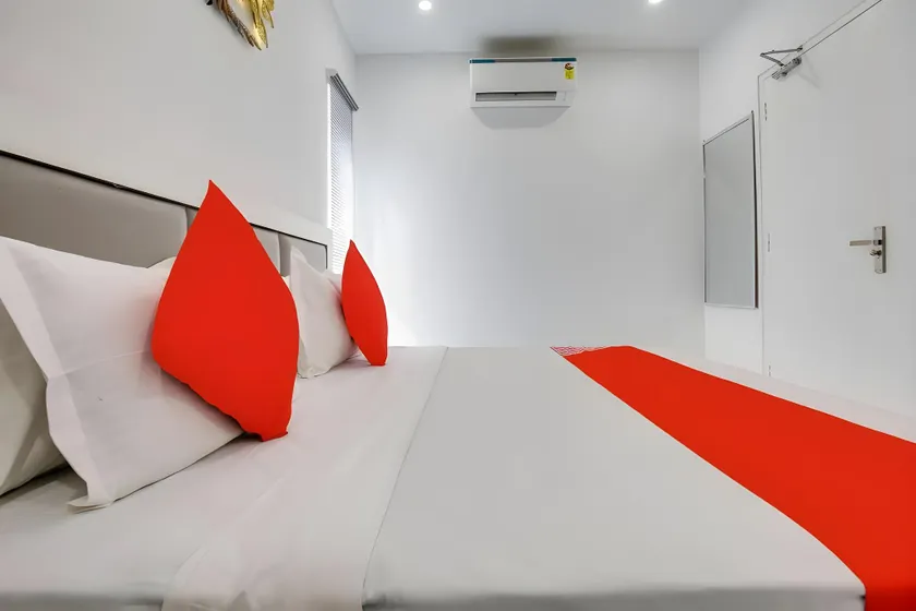 Hotel RV Plaza - Image 1