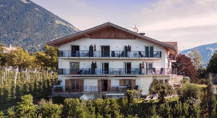 Garni Hotel Walburg - Image 1