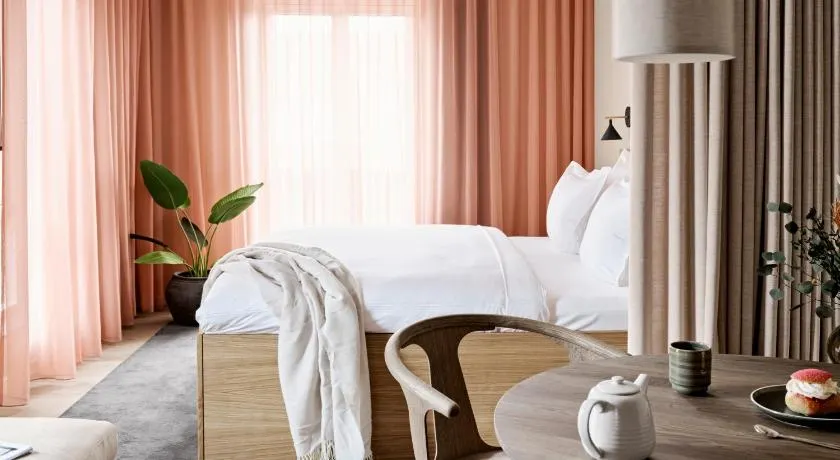 Aura Apartment Hotel - Image 1