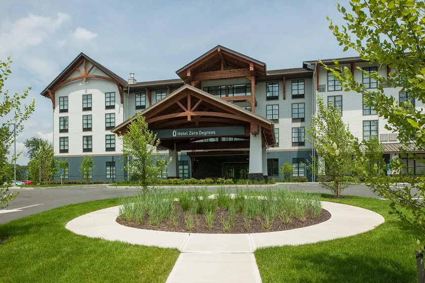 Hotel Zero Degrees Danbury - Image 1