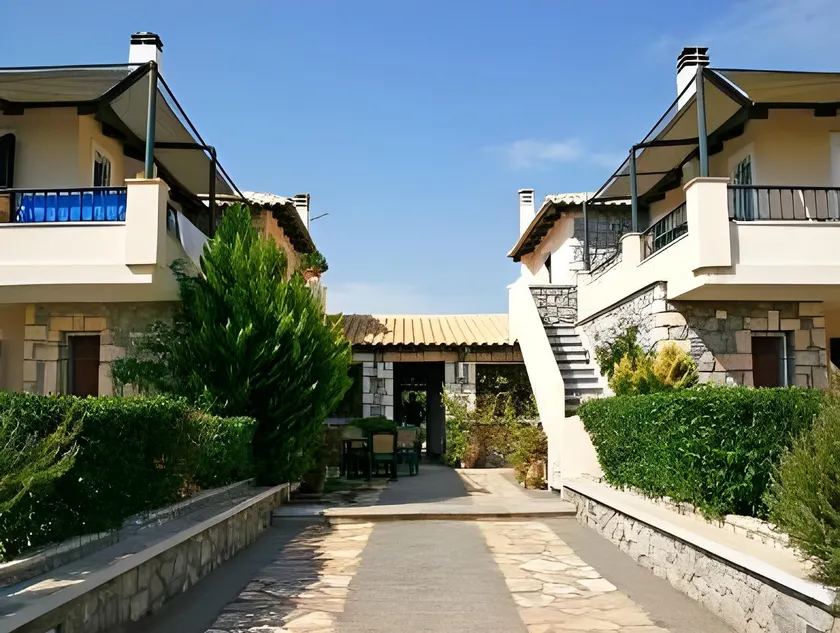 Sunny Garden Aparthotel - Image 1