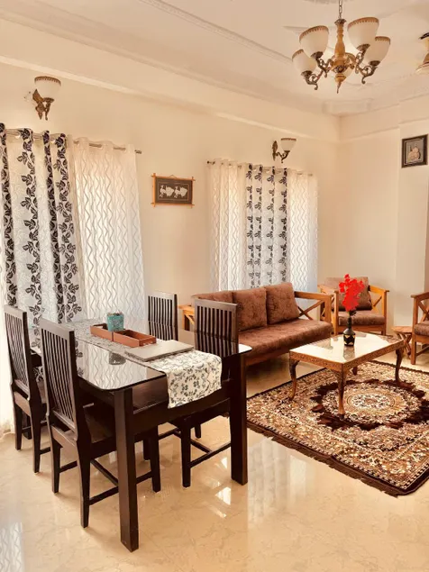 Family-Friendly 1BHK near Bhopal Jn. with Kitchen - Image 1