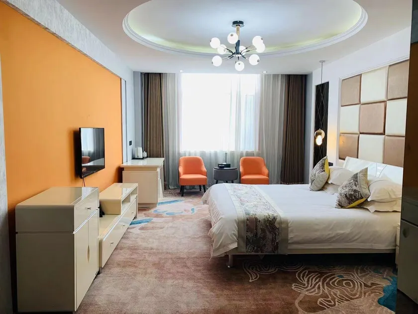 Huayue Smart Hotel - Image 1