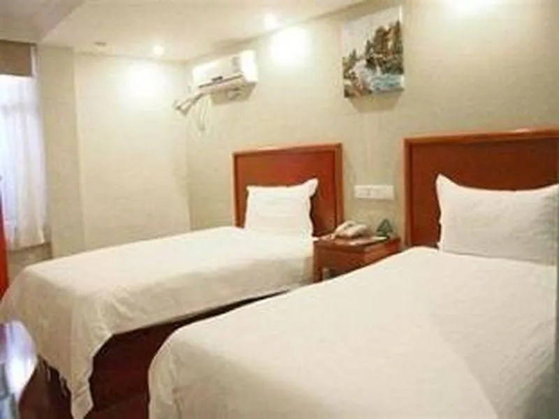 GreenTree Inn Chongqing Jiefangbei Xinmin Street Express Hotel - Image 1