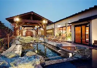 Panda Village - Image 1