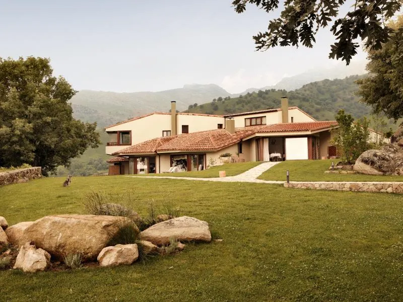 Hotel Nabia - Image 1
