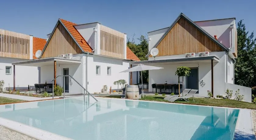 Weinberg Chalets - Image 1