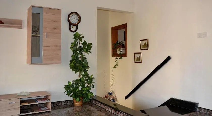 Silia's Maisonette - Image 1