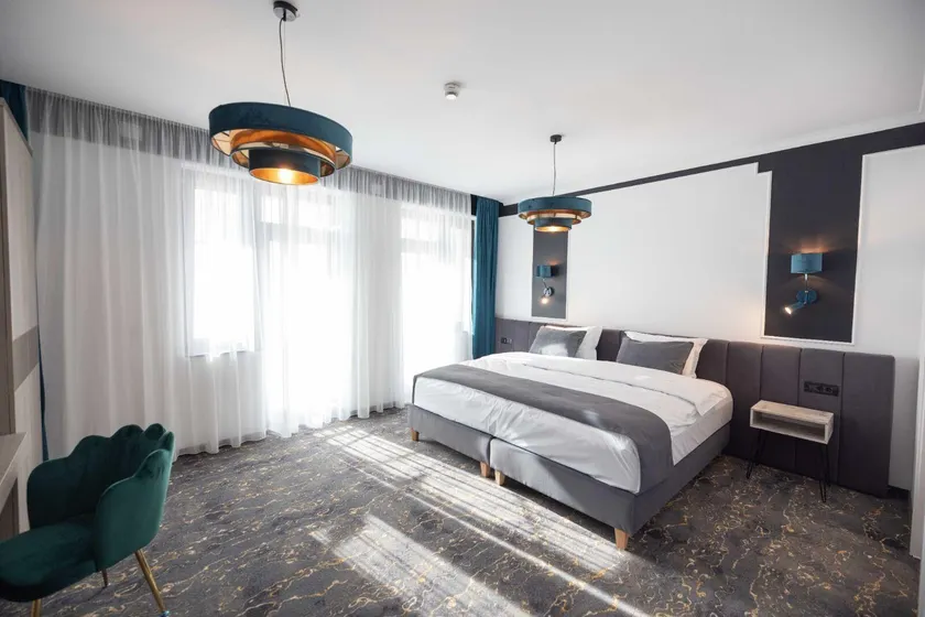 Opera Hotel - Image 1